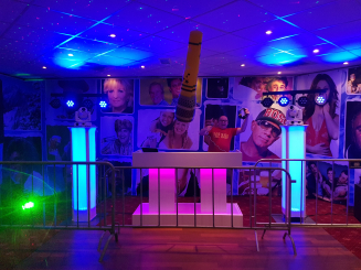 DJ John Valk foute party